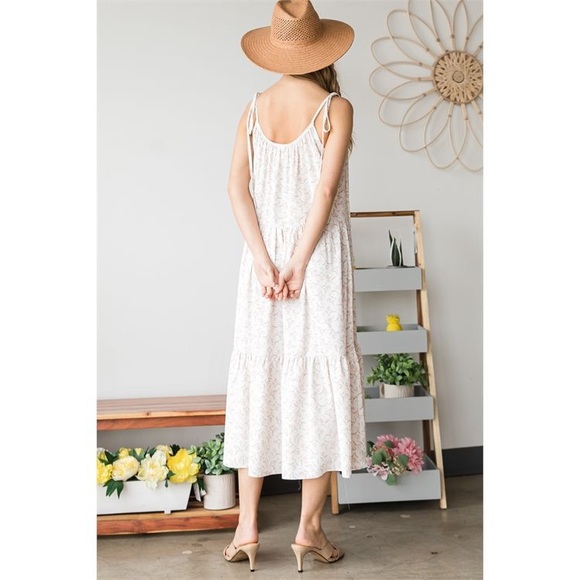 LAST 3️⃣ IVORY FLORAL SPAGHETTI STRAPS DRESS - Picture 5 of 5